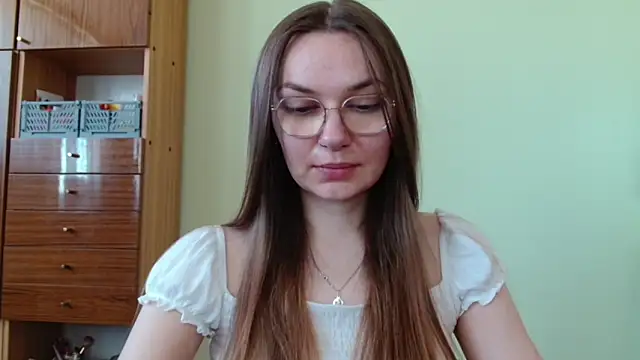LooveELLYx online show from 05-25-26, 06:30