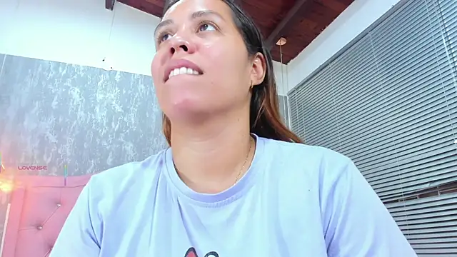 lissa jhonsoon online show from 11-29-25, 02:03