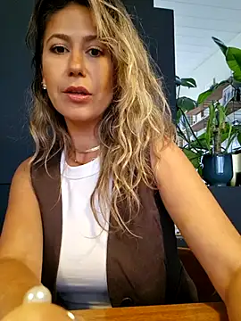 CelynaRoss online show from 07-17-26, 07:19