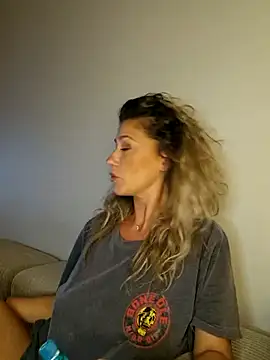 CelynaRoss online show from 07-29-26, 11:58