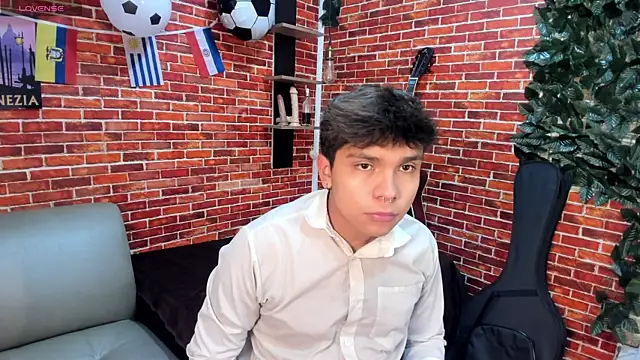 Snapshot of Thiago_Kozak chatting on 07-01-26, 01:45 Thiago Kozak online show from 07-01-26, 01:45