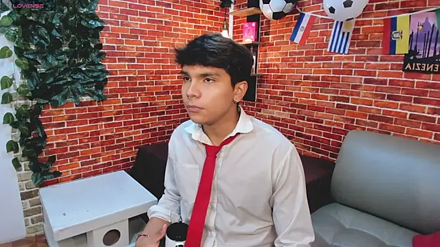 Snapshot of Thiago_Kozak chatting on 07-06-26, 01:30 Thiago Kozak online show from 07-06-26, 01:30