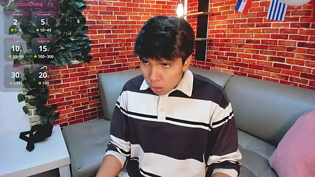 Snapshot of Thiago_Kozak chatting on 07-08-26, 02:54 Thiago Kozak online show from 07-08-26, 02:54
