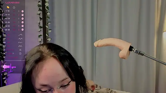 Juicy Vikki online show from 10-25-25, 12:34