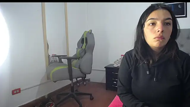 Esmeraldaa- online show from 09-23-25, 05:21