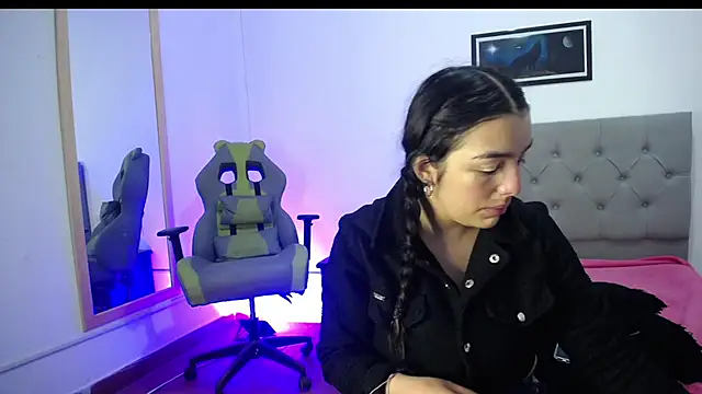 Esmeraldaa- online show from 09-26-25, 03:54