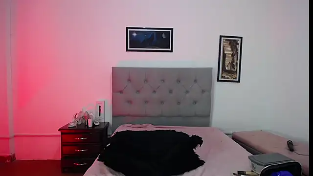 Esmeraldaa- online show from 11-14-25, 05:06