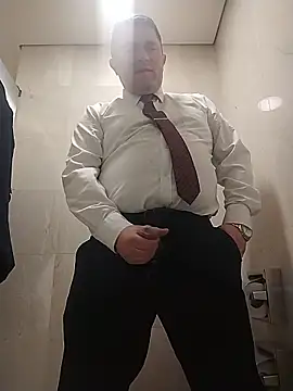 BigCristh79 online show from 05-19-26, 01:33