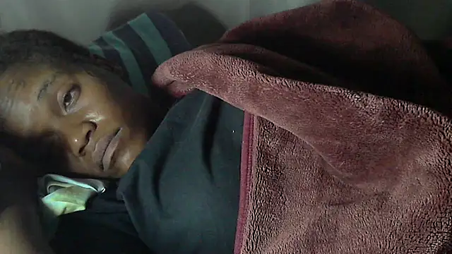 Snapshot of sexythae32 chatting on 09-12-25, 01:17 sexythae32 online show from 09-12-25, 01:17