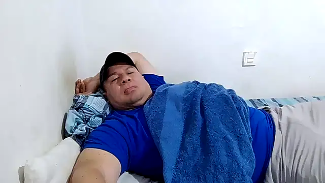 Snapshot of fuckynations chatting on 06-30-26, 02:40 fuckynations online show from 06-30-26, 02:40