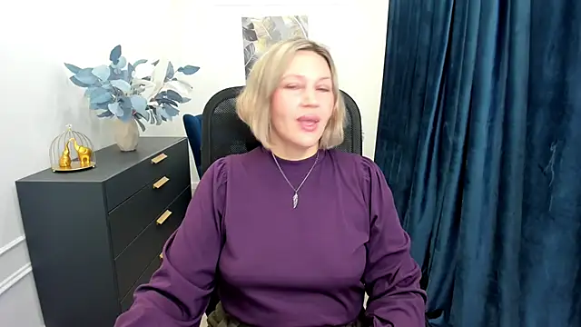 NinaStarle online show from 10-11-25, 04:44