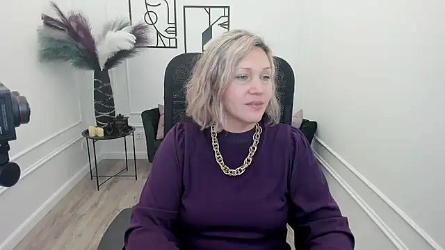 NinaStarle online show from 11-30-25, 04:27