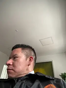 Manu0586 online show from 04-29-26, 12:09