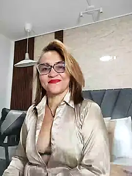 Snapshot of Cailinmilf chatting on 10-22-25, 10:20 Cailinmilf online show from 10-22-25, 10:20