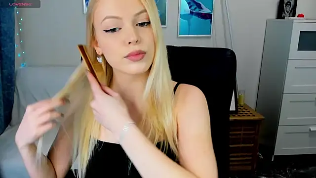 KatherineePierce online show from 04-19-26, 06:21