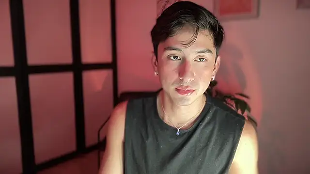 sweettaaron01 online show from 04-22-26, 12:02