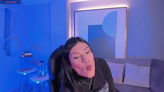 SarahYates online show from 04-08-26, 04:23