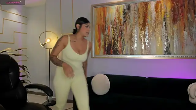 SarahYates online show from 05-30-26, 04:09