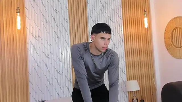 thomas walker0 online show from 09-16-25, 12:06