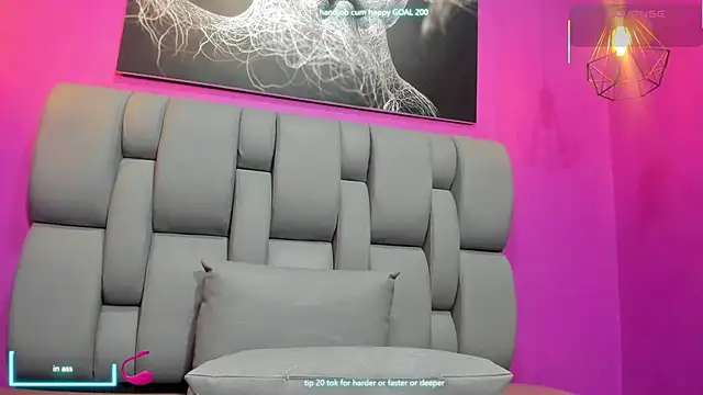 Emma HotLatina online show from 09-24-25, 06:11