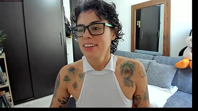Snapshot of natt_op chatting on 06-11-26, 02:26 natt op online show from 06-11-26, 02:26