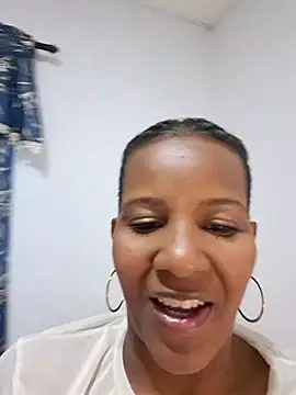 Snapshot of VikysDavis chatting on 09-28-25, 10:26 VikysDavis online show from 09-28-25, 10:26