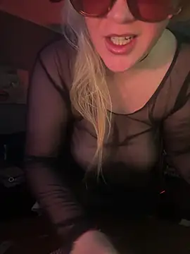 Snapshot of Granlady7 chatting on 04-30-26, 01:23 Granlady7 online show from 04-30-26, 01:23
