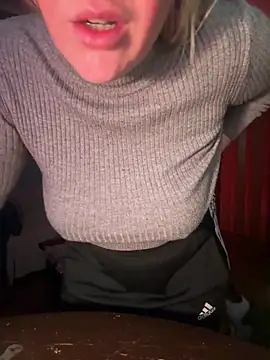 Snapshot of Granlady7 chatting on 05-17-26, 10:28 Granlady7 online show from 05-17-26, 10:28