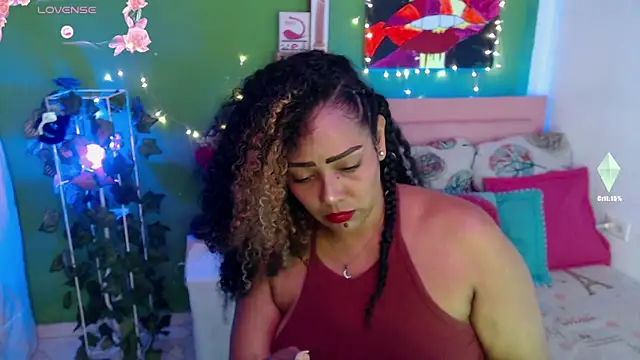 Snapshot of katherinnyazz chatting on 09-24-25, 12:14 katherinnyazz online show from 09-24-25, 12:14