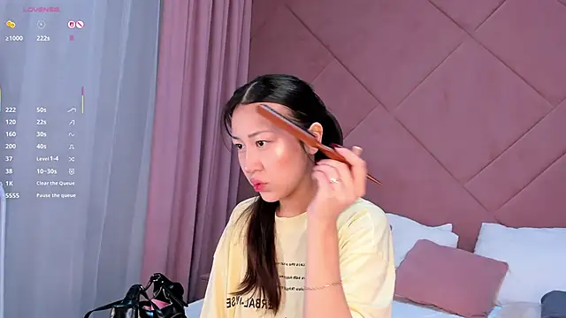 Nelly Kimm online show from 01-08-26, 01:08