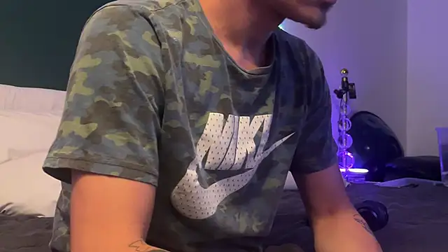 Snapshot of cough2getoff chatting on 10-19-25, 02:45 cough2getoff online show from 10-19-25, 02:45