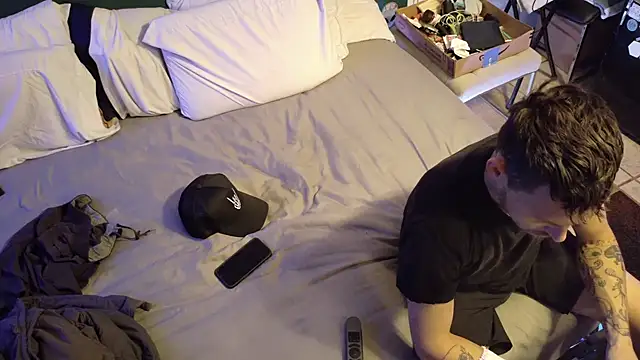 Snapshot of cough2getoff chatting on 11-05-25, 04:23 cough2getoff online show from 11-05-25, 04:23