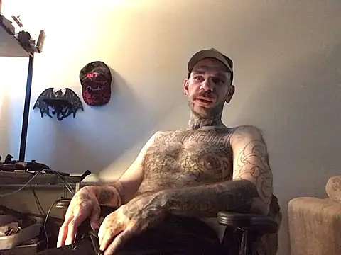 Snapshot of BlueCollarTattoos chatting on 05-12-26, 06:38 BlueCollarTattoos online show from 05-12-26, 06:38