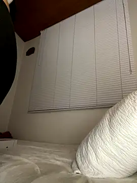 oh nina online show from 11-28-25, 03:09