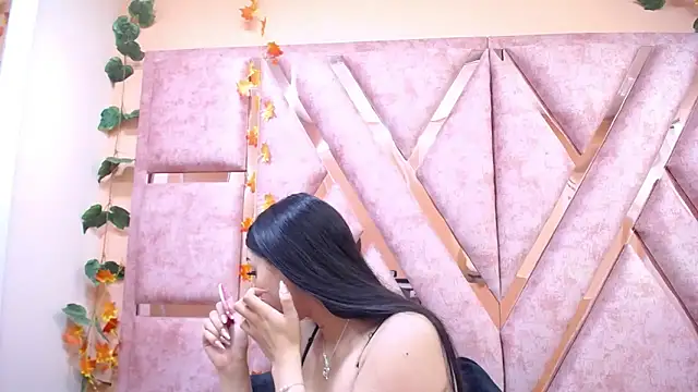 Issabela Mackey  online show from 11-16-25, 04:40