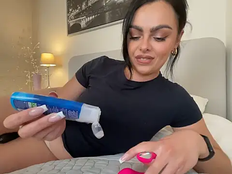 FrancescaXO online show from 06-14-26, 02:30