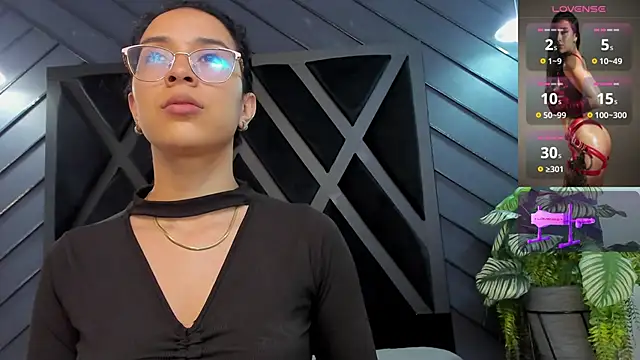 zoe martins  online show from 11-06-25, 05:25