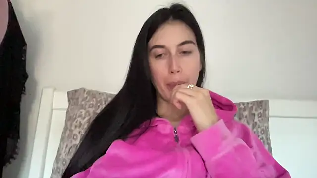 Talyo19 online show from 11-19-25, 01:22