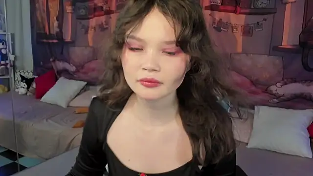 EmilyChaves online show from 11-13-25, 04:50