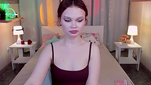 Snapshot of EmilyChaves chatting on 06-24-26, 02:38 EmilyChaves online show from 06-24-26, 02:38