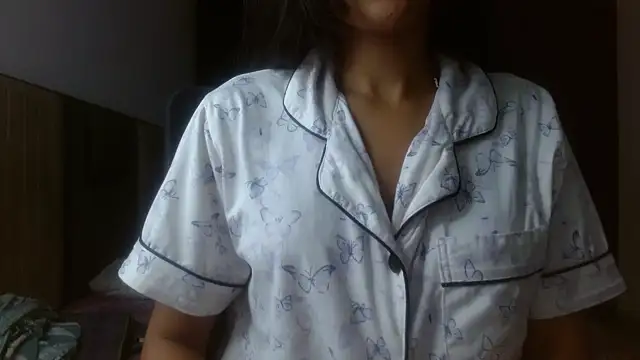 Snapshot of Mini_Meera chatting on 06-01-26, 09:05 Mini Meera online show from 06-01-26, 09:05