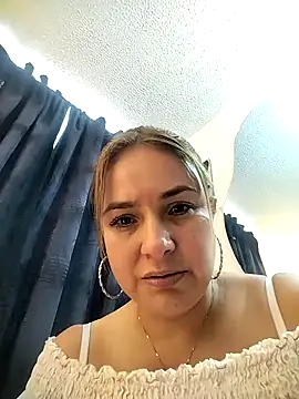 luciamature  online show from 02-05-26, 09:41