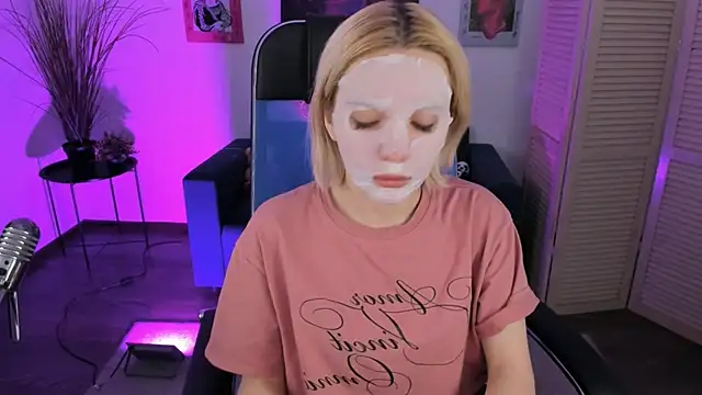 AuroraWrenfield online show from 01-08-26, 12:46