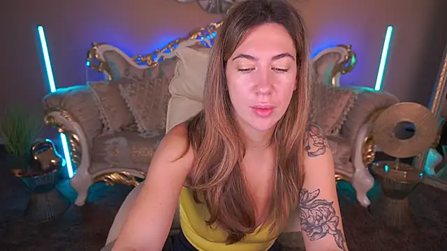 KateShanny online show from 11-28-25, 07:11