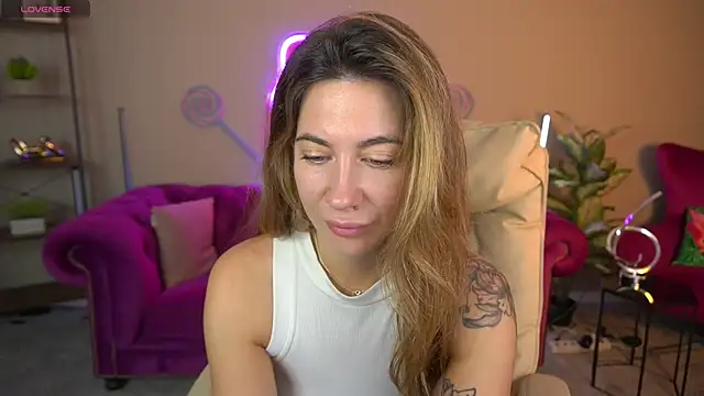 KateShanny online show from 12-04-25, 06:44