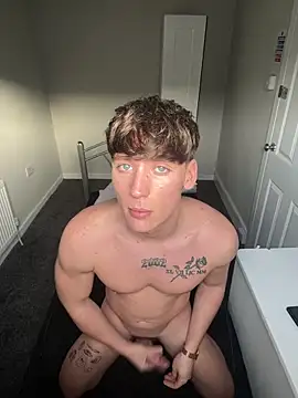 Snapshot of naughtyboy0124 chatting on 03-05-26, 04:25 naughtyboy0124 online show from 03-05-26, 04:25