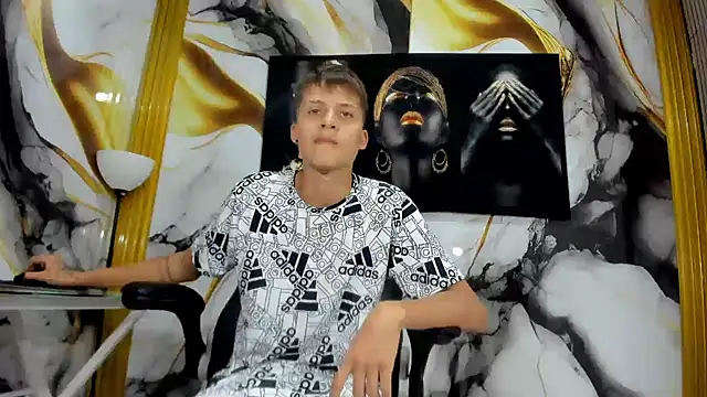 Snapshot of mono_blonde chatting on 09-12-25, 06:30 mono blonde online show from 09-12-25, 06:30