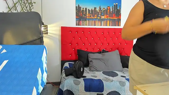 carolinacrus01 online show from 11-22-25, 04:39