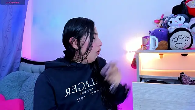 my aleja  online show from 03-27-26, 02:17