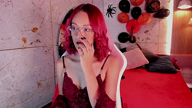 daphne courtis online show from 10-29-25, 01:30